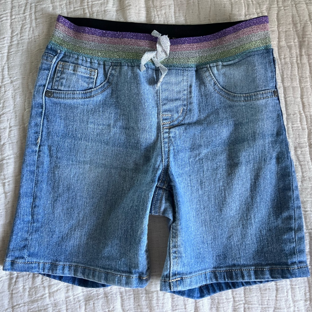 V gold shorts